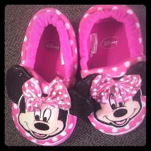 Toddler Girls Minnie Mouse slippers size 9/10